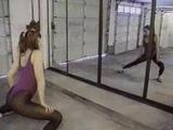 Zrzavá gymnastka a trenér - freevideo